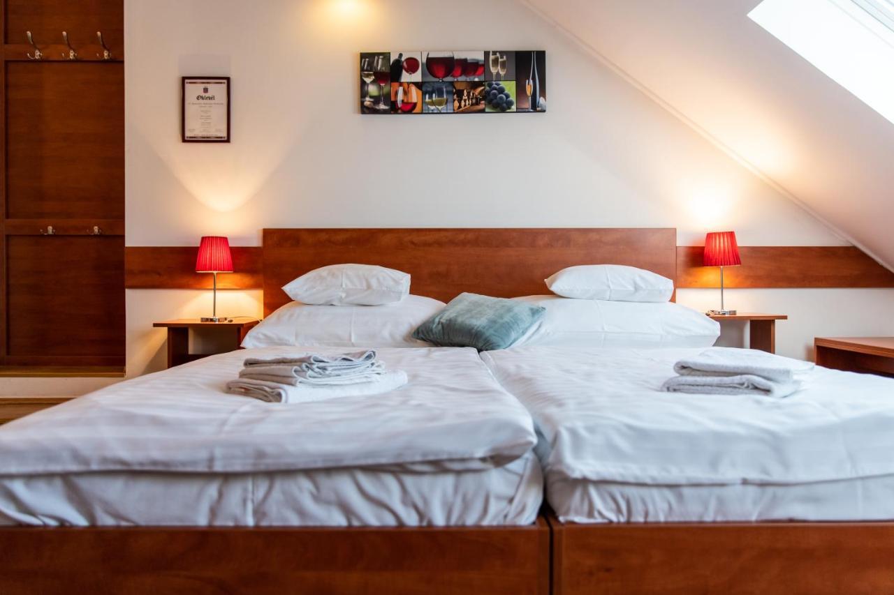 Fenyes Vinorium Bed & Breakfast Шопрон Екстериор снимка