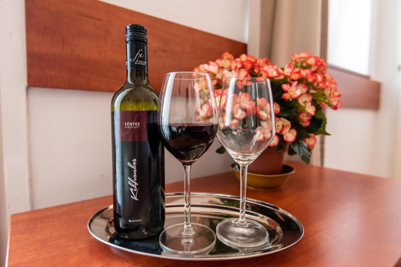 Fenyes Vinorium Bed & Breakfast Шопрон Екстериор снимка