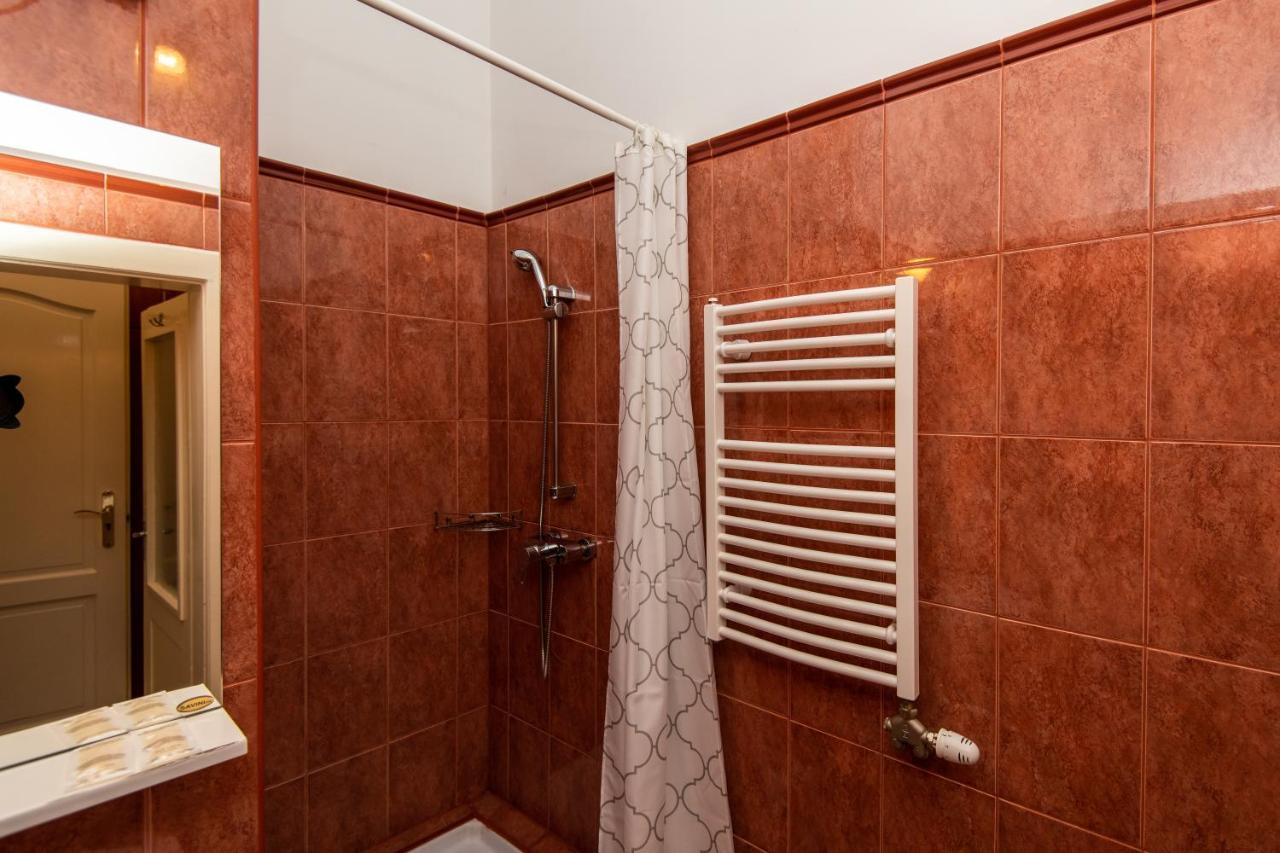 Fenyes Vinorium Bed & Breakfast Шопрон Екстериор снимка