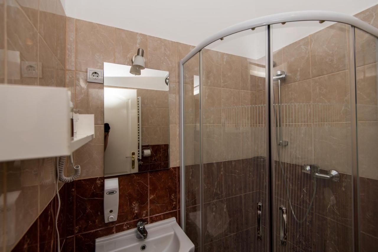 Fenyes Vinorium Bed & Breakfast Шопрон Екстериор снимка