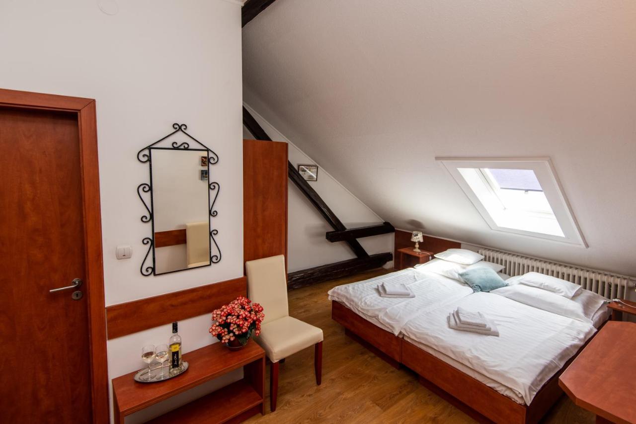 Fenyes Vinorium Bed & Breakfast Шопрон Екстериор снимка