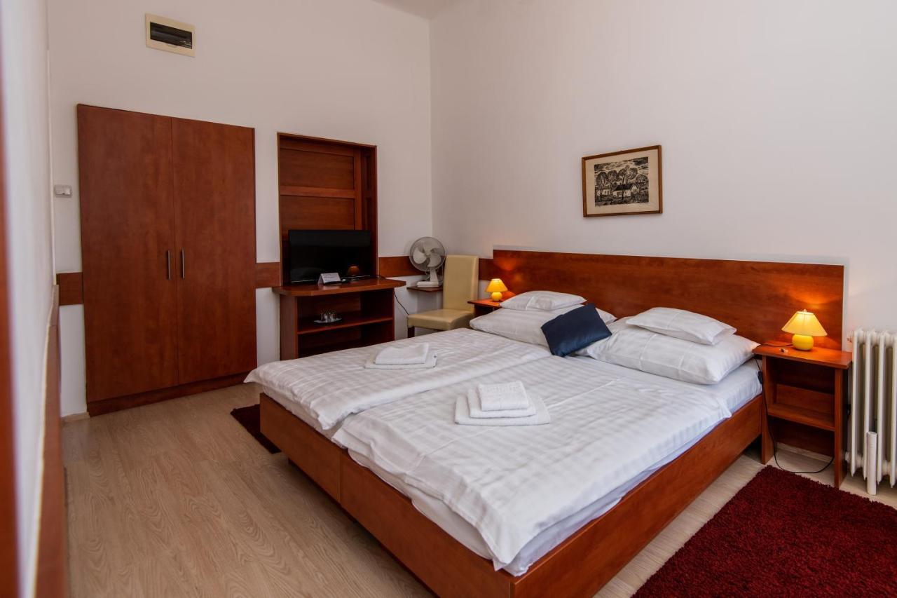 Fenyes Vinorium Bed & Breakfast Шопрон Екстериор снимка