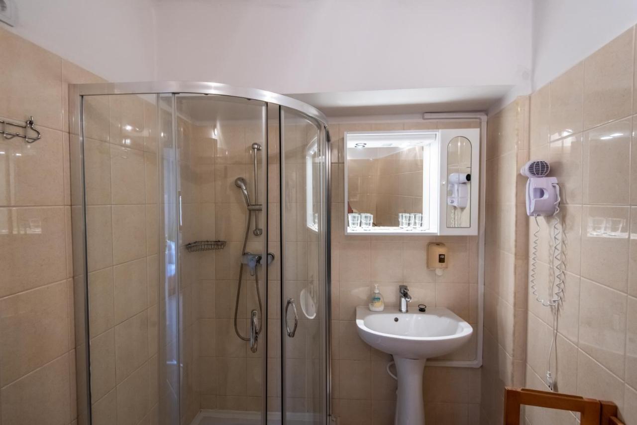 Fenyes Vinorium Bed & Breakfast Шопрон Екстериор снимка