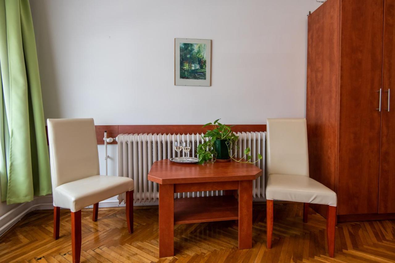 Fenyes Vinorium Bed & Breakfast Шопрон Екстериор снимка
