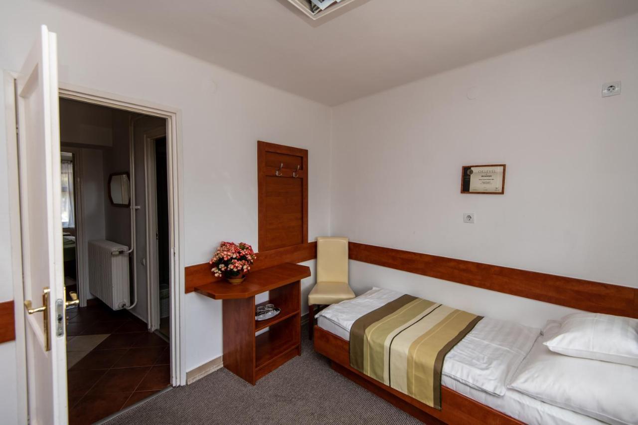 Fenyes Vinorium Bed & Breakfast Шопрон Екстериор снимка