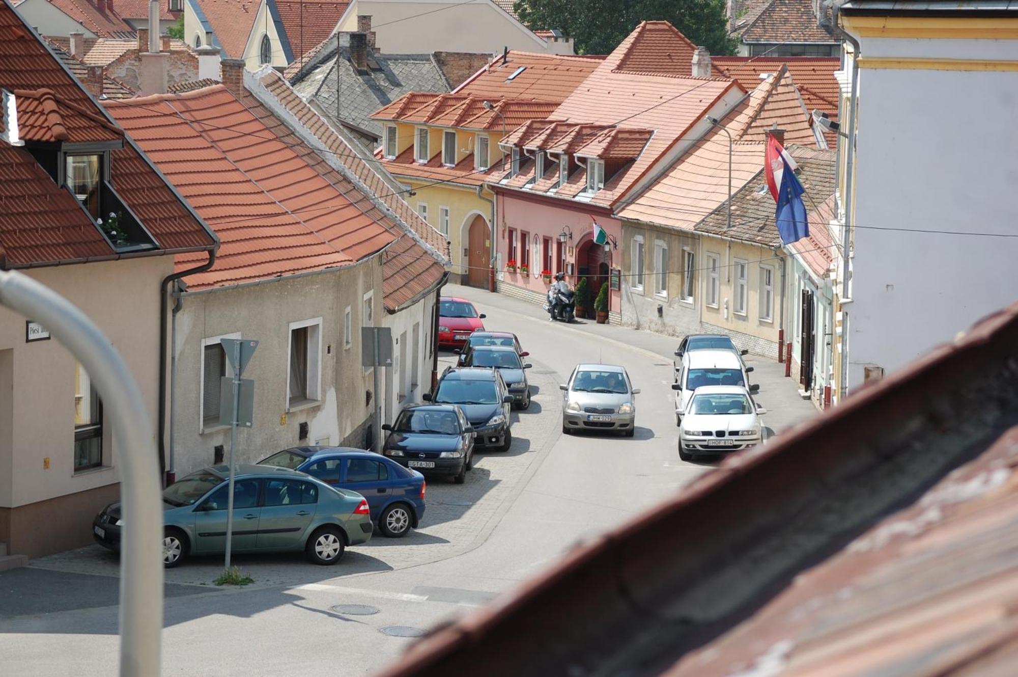 Fenyes Vinorium Bed & Breakfast Шопрон Екстериор снимка